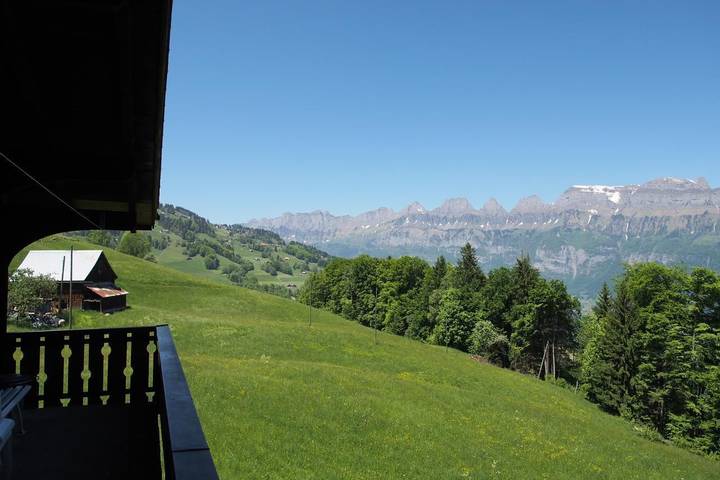 Chalet für 4 Personen, mit Balkon und Garten in der Schweiz - 3