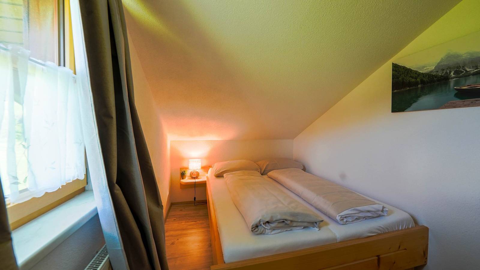 Ganze Wohnung, Apt Röthelsteinblick | Kitchen | Balcony | Parking in Grundlsee, Totes Gebirge