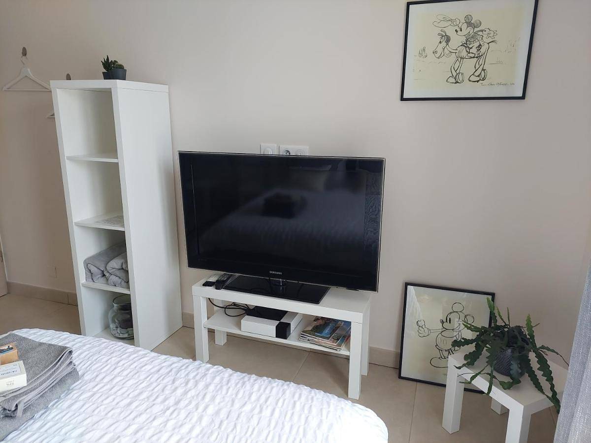 Two-Bedroom Suite in Nans-les-Pins, Région de Brignoles