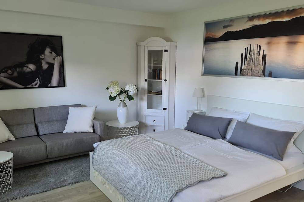 Ganze Wohnung, Bunk by the water in Berlin Wilhelmstadt, Berlin