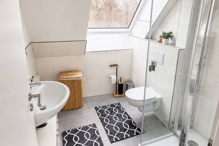 Ganze Wohnung, Moderne Dachgeschosswohnung – stilvoll & gemütlich in Bielefeld, Nordrhein-Westfalen