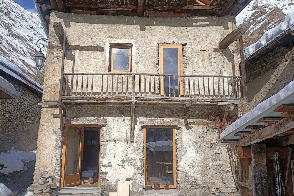 Renovated sheepfold near the slopes ideal for 2 families in Crévoux, Gap und Umgebung
