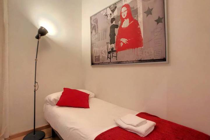 Entire apartment, Bed&Bcn Gracia Ii apartment in Barcelona in Barcelona Centre, Barcelona