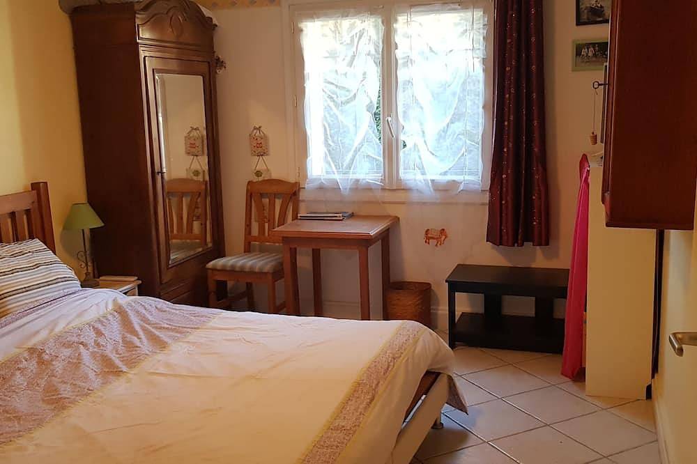 Appartement entier, Près de Paris, Essonne, Petit Appartement Indépendant. Rer B Lozère in Villebon-sur-Yvette, Essonne