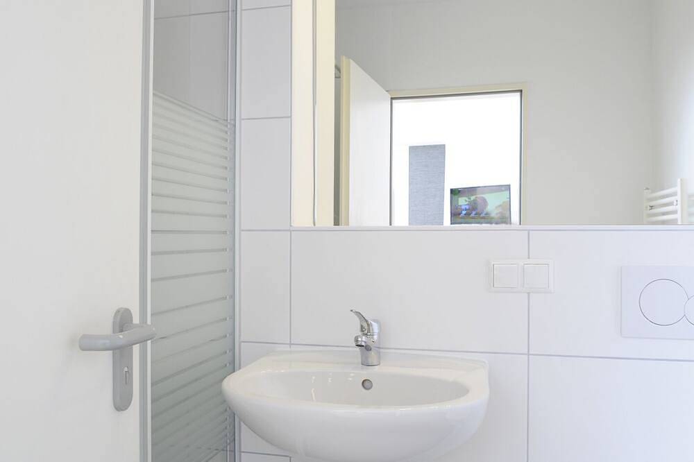 Ganze Wohnung, Serviced Apartment mit kostenlosem Wlan, kostenlosem Parkplatz und zweiwöchentlicher Reinigung in Langen, Landkreis Offenbach