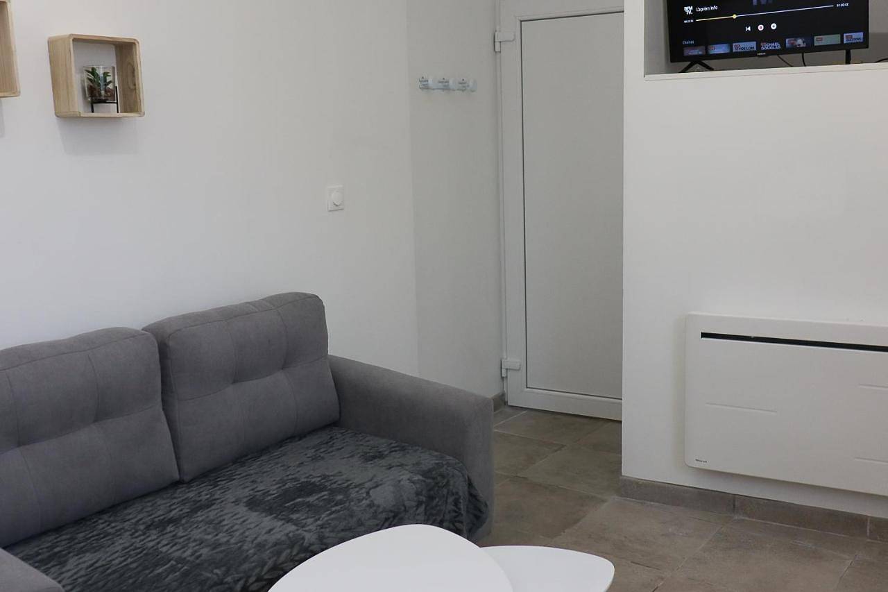 Appartement entier, One-Bedroom Apartment in Bouchain, Région de Valenciennes
