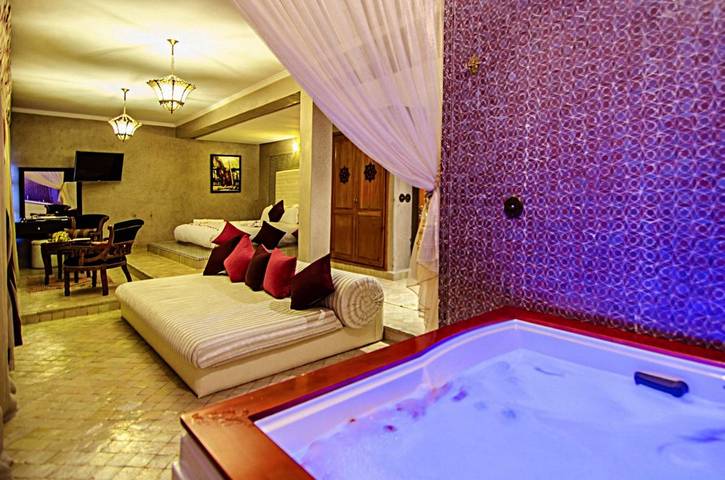 Hôtel pour 3 personnes, avec piscine et jacuzzi ainsi que sauna et jardin à Fès - 3