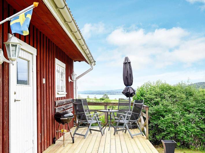 Ferienhaus für 4 Personen, mit Terrasse und Garten sowie Seeblick in Värmland