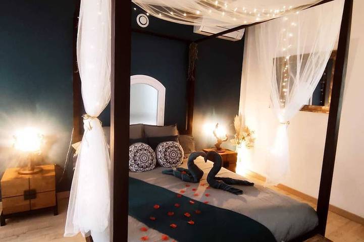 Location de vacances pour 2 personnes, avec jacuzzi et terrasse à Cuges-les-Pins - 3