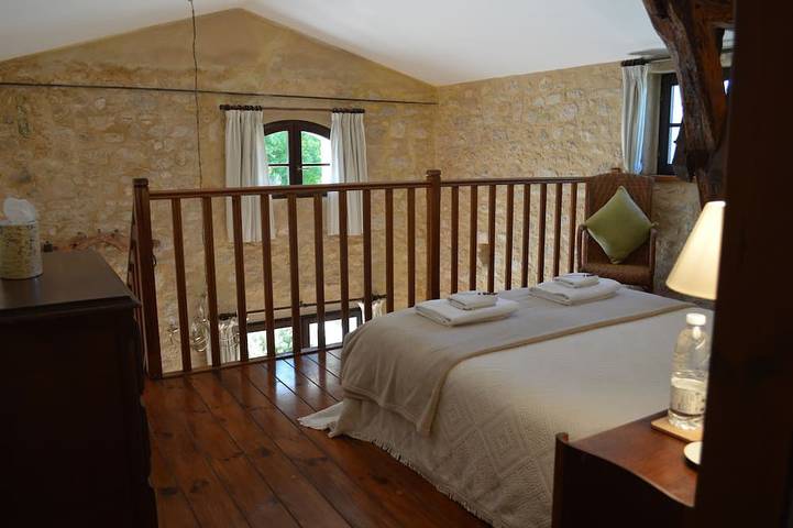 Gîte pour 2 personnes, avec piscine ainsi que jardin et terrasse à Montpeyroux - 4