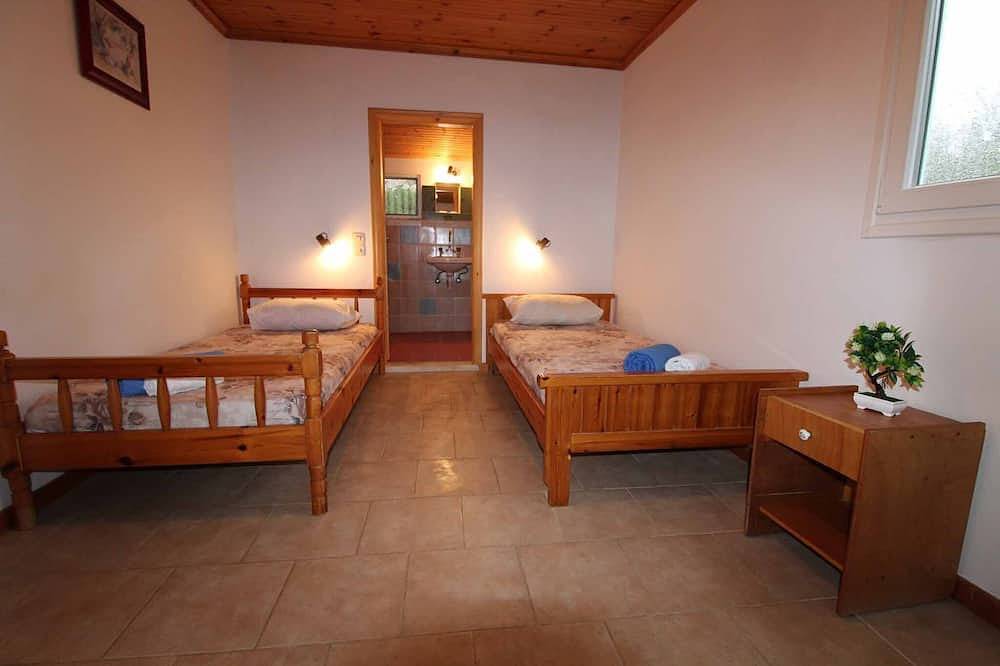 Ganze Wohnung, Weiße Haus Pagoi Wohnung in Agios Georgios, Korfu