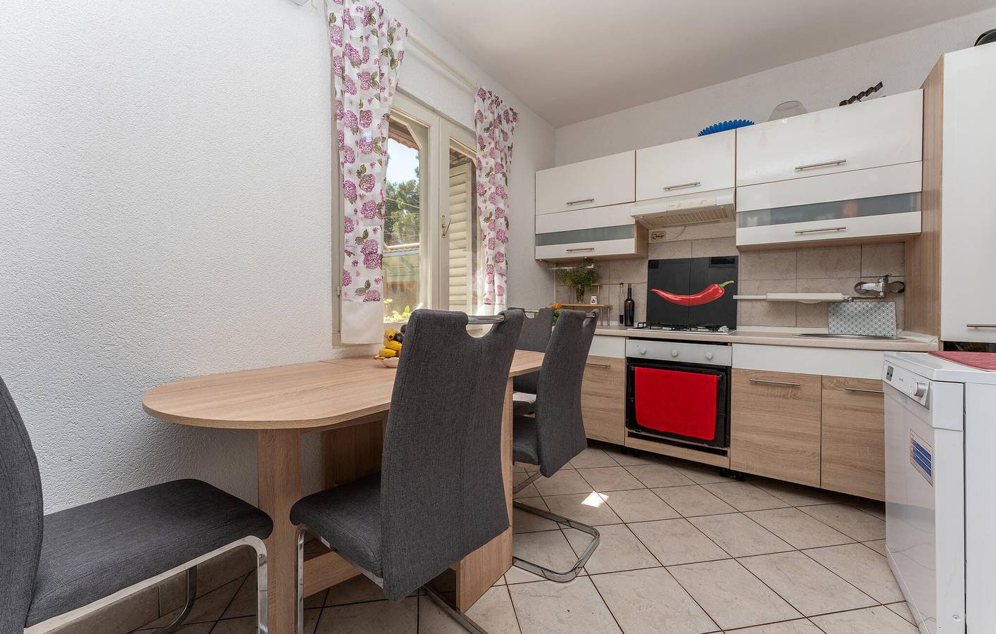 Cały apartament wypoczynkowy, Apartament wakacyjny dla 4 osób z taras in Pakoštane, Zadar
