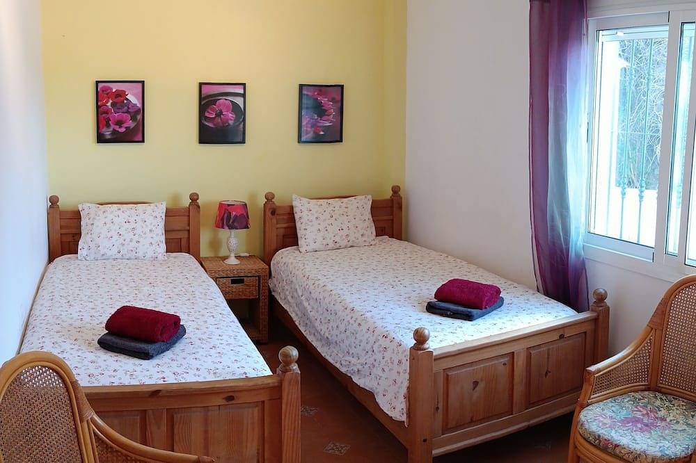 Beautiful Casa Jade, 3 Bedroom. Private,secluded pool & gardens. Mountain Views in Cómpeta, Cordillera Penibética