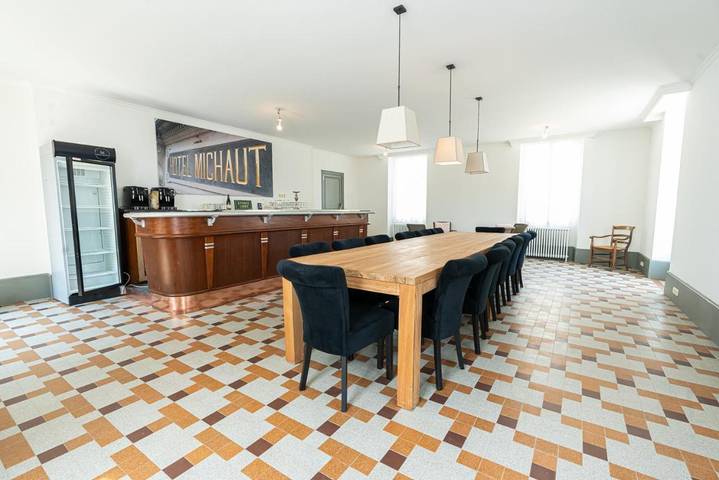 Location de vacances pour 15 personnes, avec Terrasse ainsi que Jardin et Vue dans Aignay-le-Duc