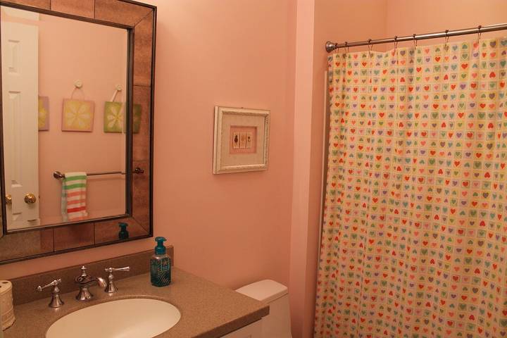 Vacation rental for 20 people, with yard in Dewey Beach