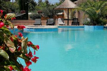 Agriturismo für 10 Personen, mit Garten und Whirlpool in der Provence