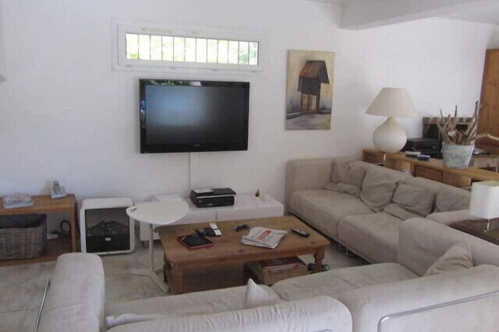 Muy bonita villa, magnífica piscina, cerca del mar, ideal familia 5/6 pers in Pérols, Côte d'Améthyste