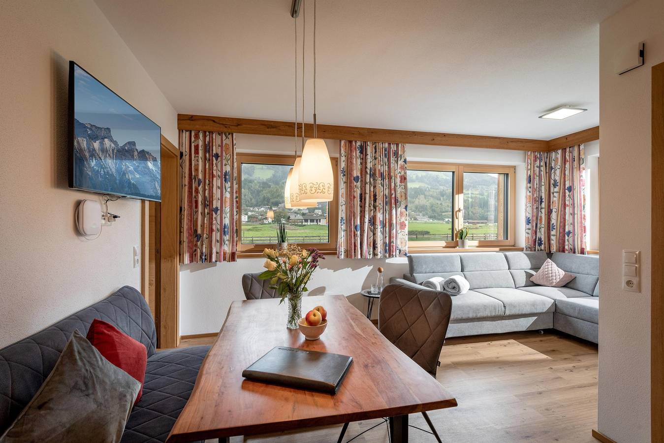 Ganze Ferienwohnung, Apart Theresa in Tuxer Alpen, Fügen
