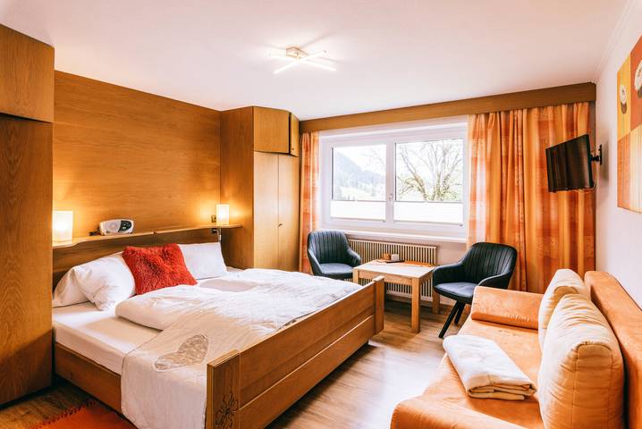 Ferienwohnung für 2 Personen, mit Garten und Sauna in Nesselwängle