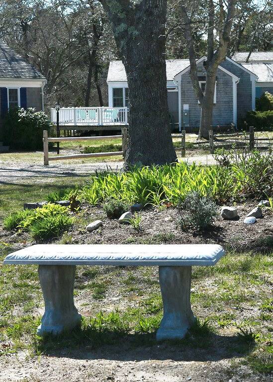 Vacation rental for 8 people, with yard and balcony in Hyannis