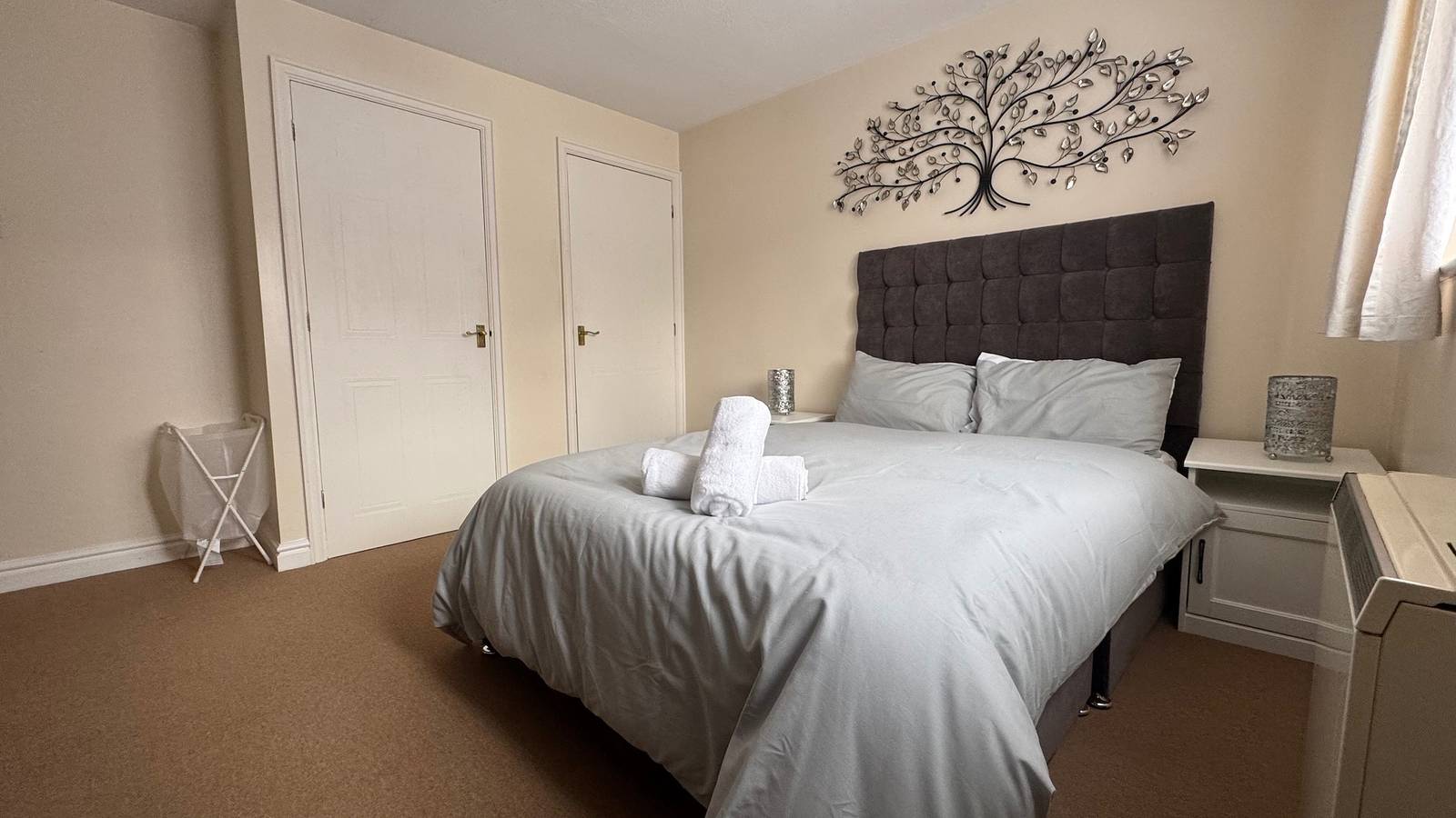 Ganze Ferienwohnung, Sleeps4-Freeparking-Familyfriendly-Wcaccessible in Milton Keynes, Südostengland