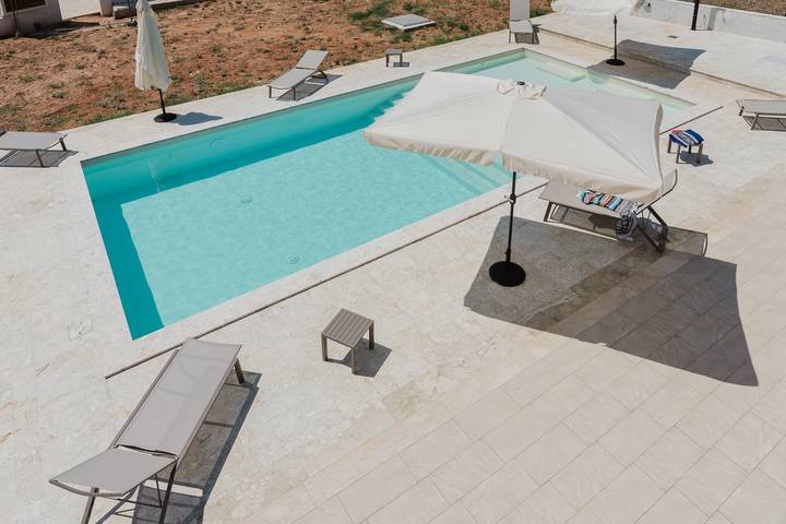 Appartement entier, Appartement 'Mareluce' avec vue sur la montagne, Wi-Fi, climatisation et piscine partagée in Balestrate, Province de Palerme