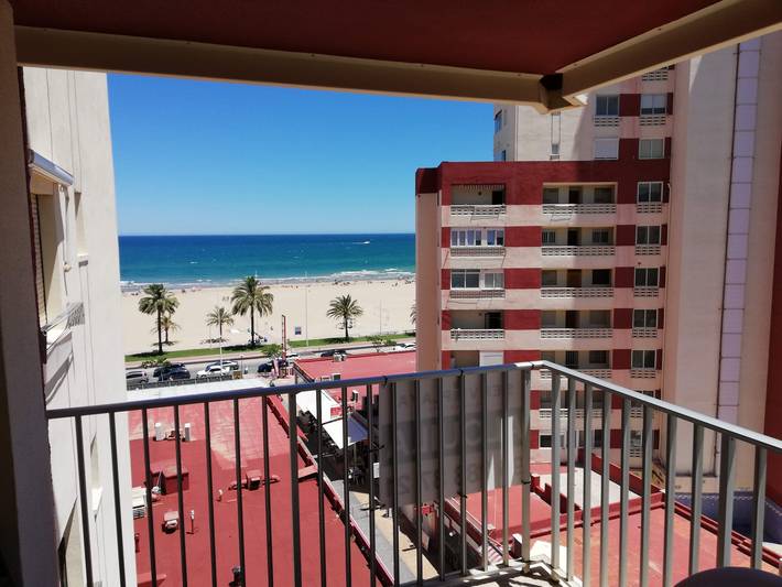 Ferienwohnung für 4 Personen, mit Balkon und Meerblick sowie Garten, kinderfreundlich in Gandia