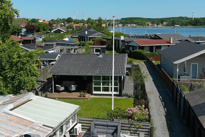 Renoveret sommerhus med fjordudsigt i Munkebo tæt ved Kerteminde in Munkebo, Kerteminde Kommune