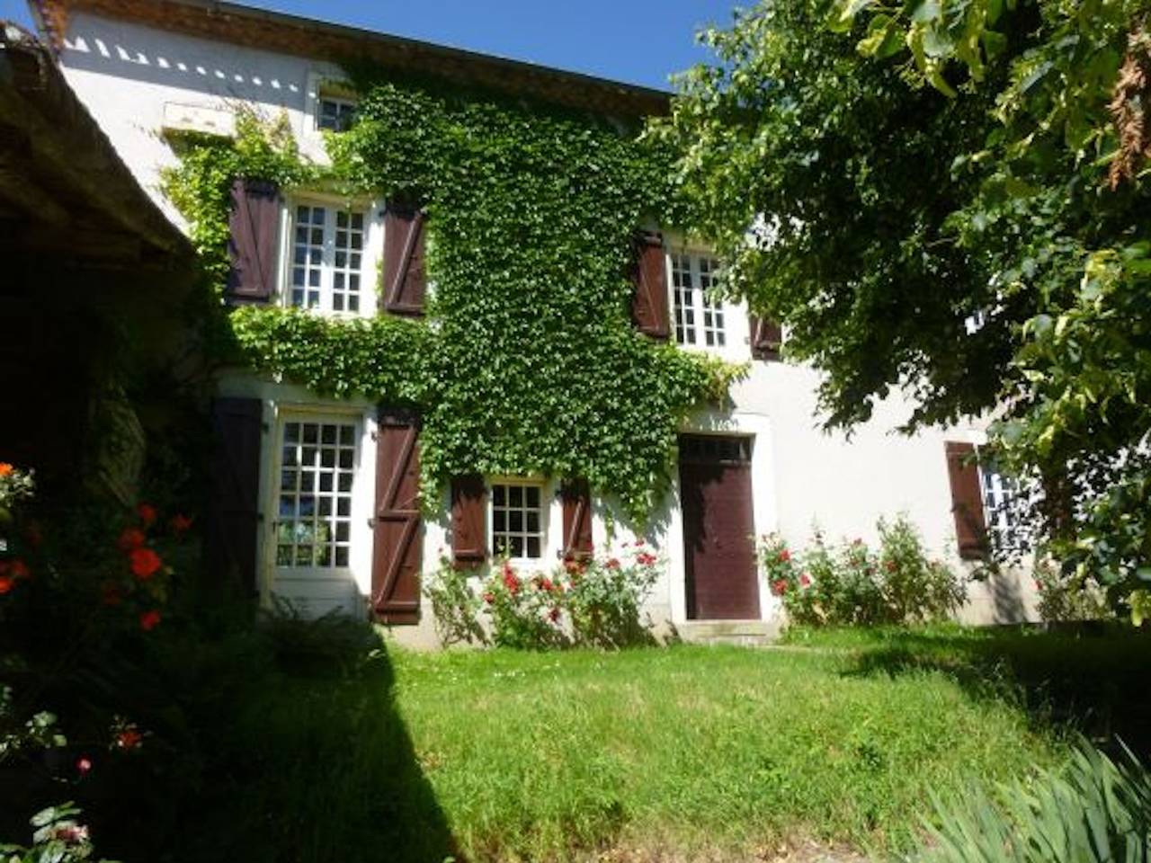 Maison chaleureuse à Terres-de-Haute-Charente avec jardin in Terres-de-Haute-Charente, Charente