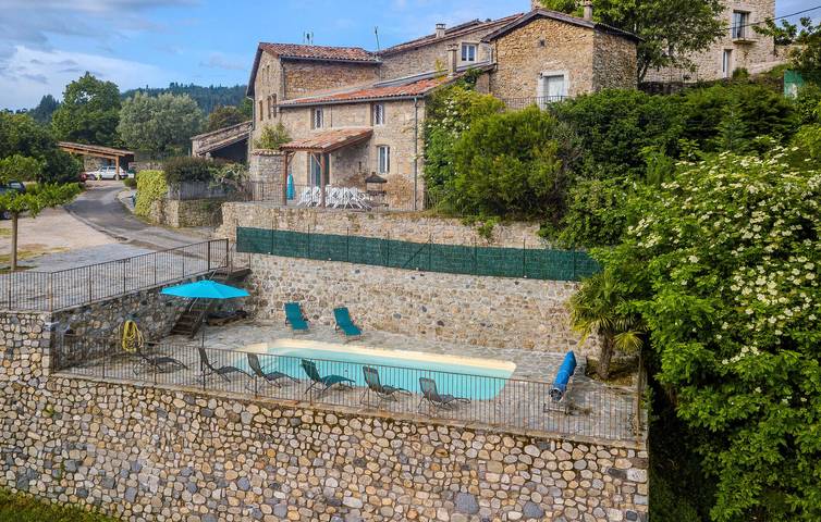 Location de vacances pour 12 personnes, avec jardin ainsi que piscine et terrasse à Pont-de-Labeaume - 3