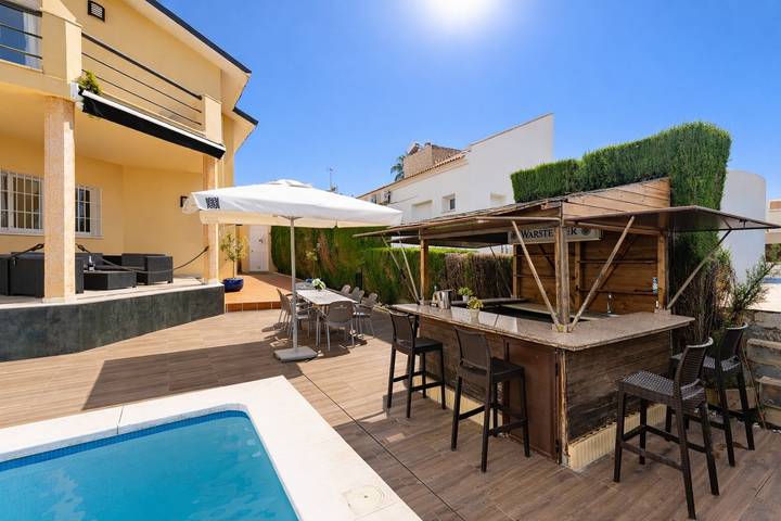 Villa für 10 Personen, mit Terrasse und Whirlpool sowie Garten, kinderfreundlich in Andalusien - 3