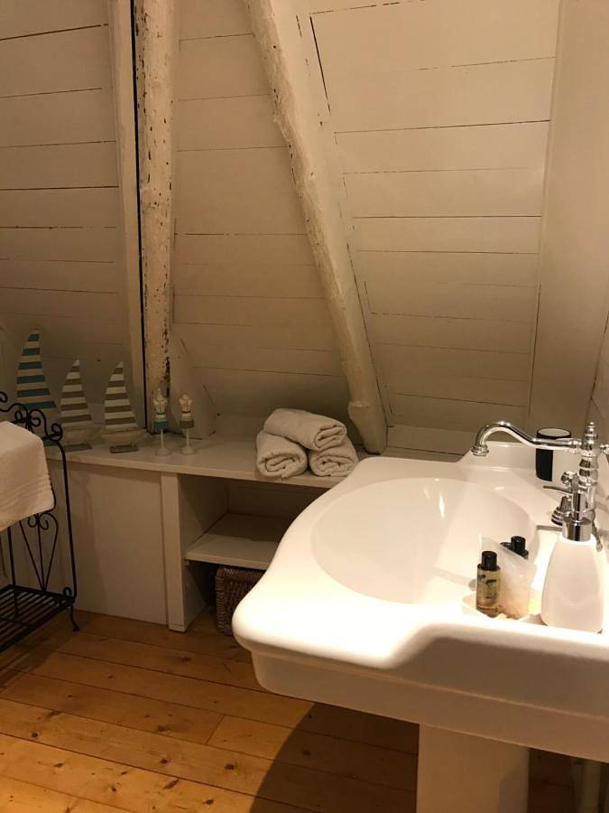 Chambre d’hôte pour 2 personnes, avec piscine ainsi que jardin et vue, animaux acceptés dans le Finistère - 2