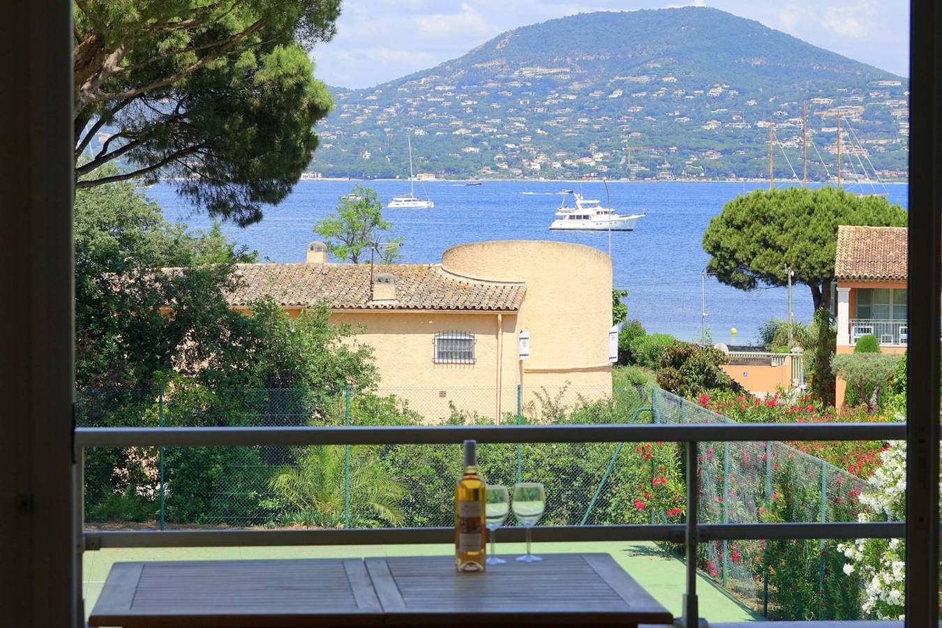 Hel leilighet, Family nest overlooking the Gulf of Saint-Tropez in Saint-Tropez, Middelhavskysten (Frankrike)