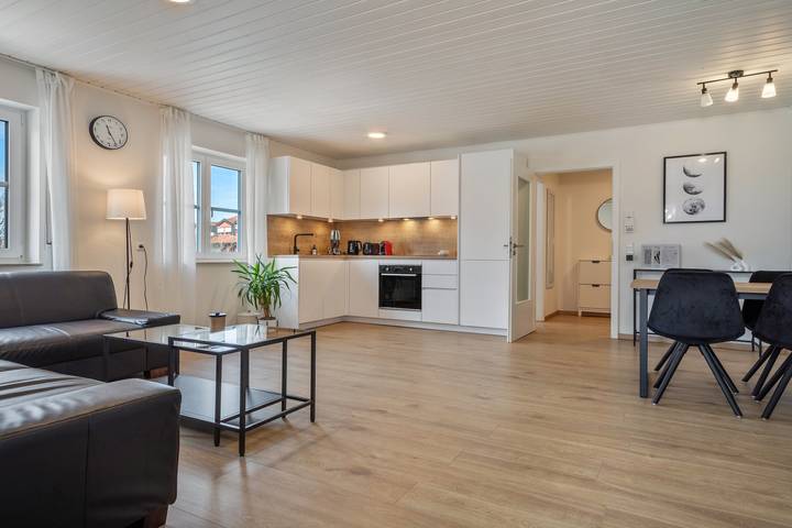 Entire apartment, Apartment 'Bodenseenest' with Mountain View, Balcony and Wi-Fi in Ravensburger Spieleland, Meckenbeuren