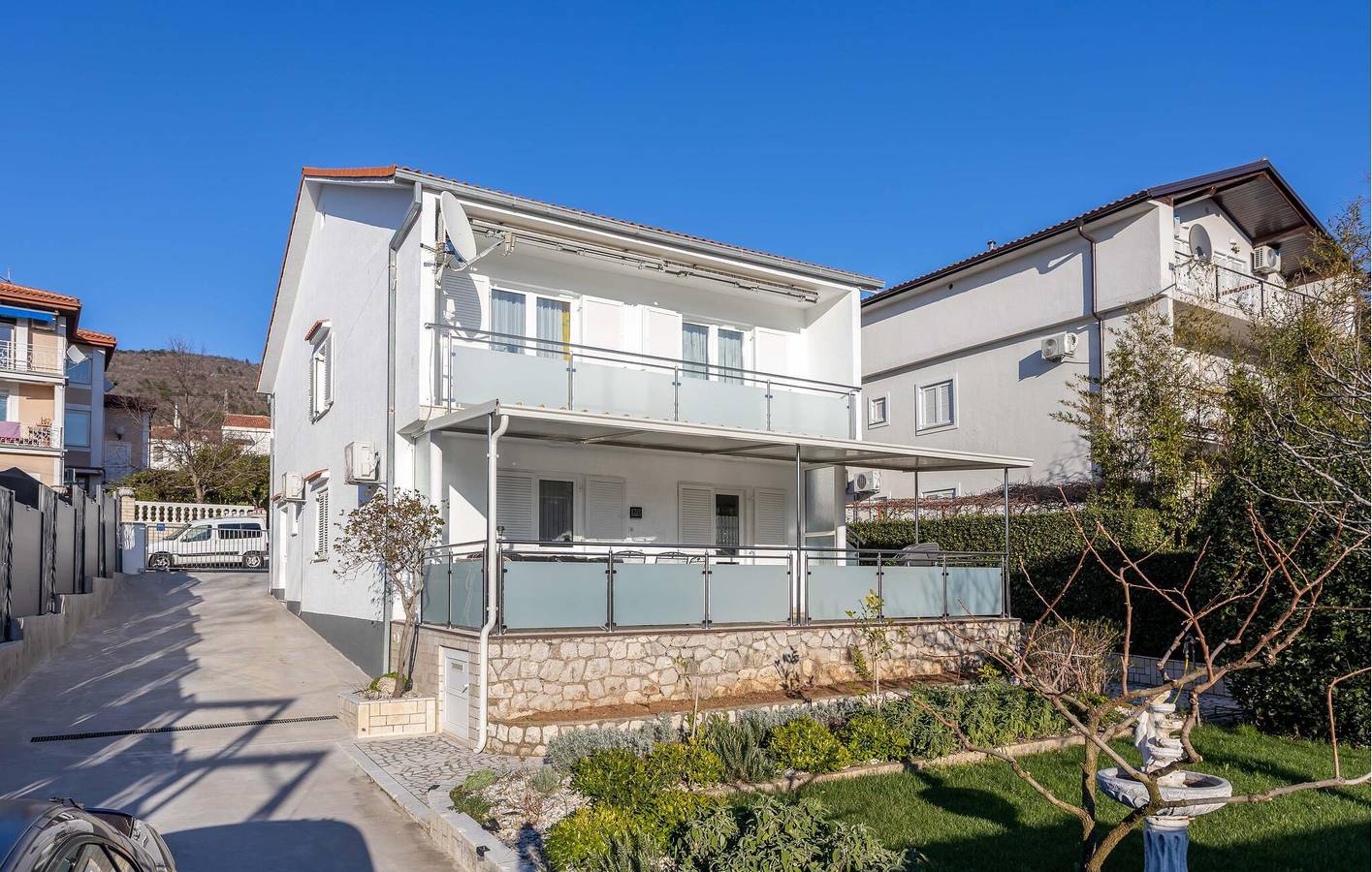 Gemütliche Ferienwohnung mit Terrasse, WLAN und Parkplatz – 1,5 km vom Strand entfernt in Selce, Primorje-Gorski Kotar