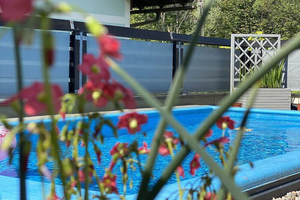 Chalet 48 - Holiday home with pool near Nassfeld and many lakes in Gailtaler Alpen, Gitschtal