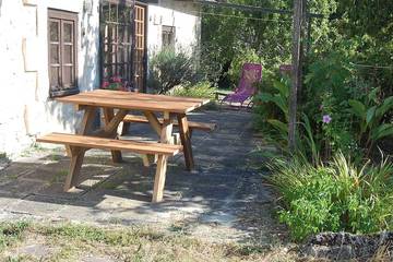 Gîte pour 2 personnes, avec jardin à Champagne-Mouton