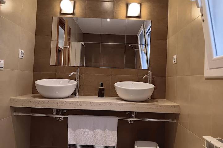 Gîte pour 4 personnes, avec piscine ainsi que balcon et jardin dans les Planes del Rei - 4