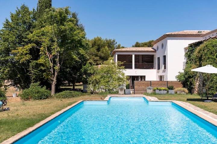 Gîte pour 2 personnes, avec piscine ainsi que jardin et vue à Ventabren - 2