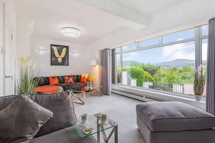 Holiday rental for 6 people, with hot tub, with pets in Deganwy