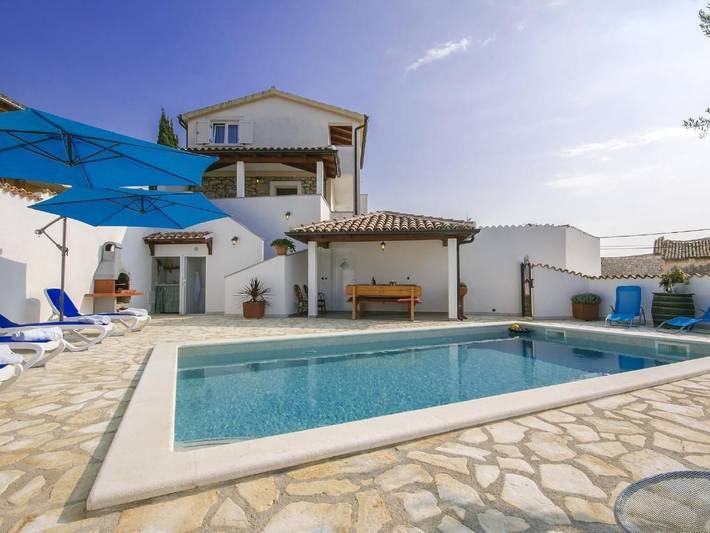 Ferienhaus für 7 Personen, mit Balkon und Terrasse sowie Garten und Pool in Porec und Umgebung