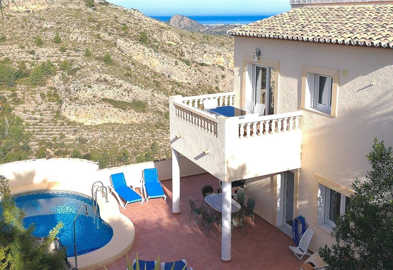 Haustierfreundliche Villa mit Meerblick, Pool und Wlan in Pedreguer, Costa Blanca