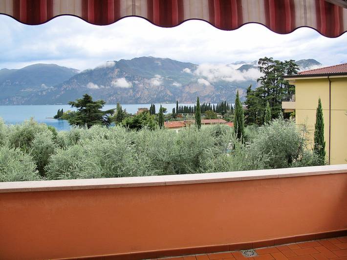 Ferienwohnung für 3 Personen, mit Balkon und Garten sowie Seeblick in Malcesine