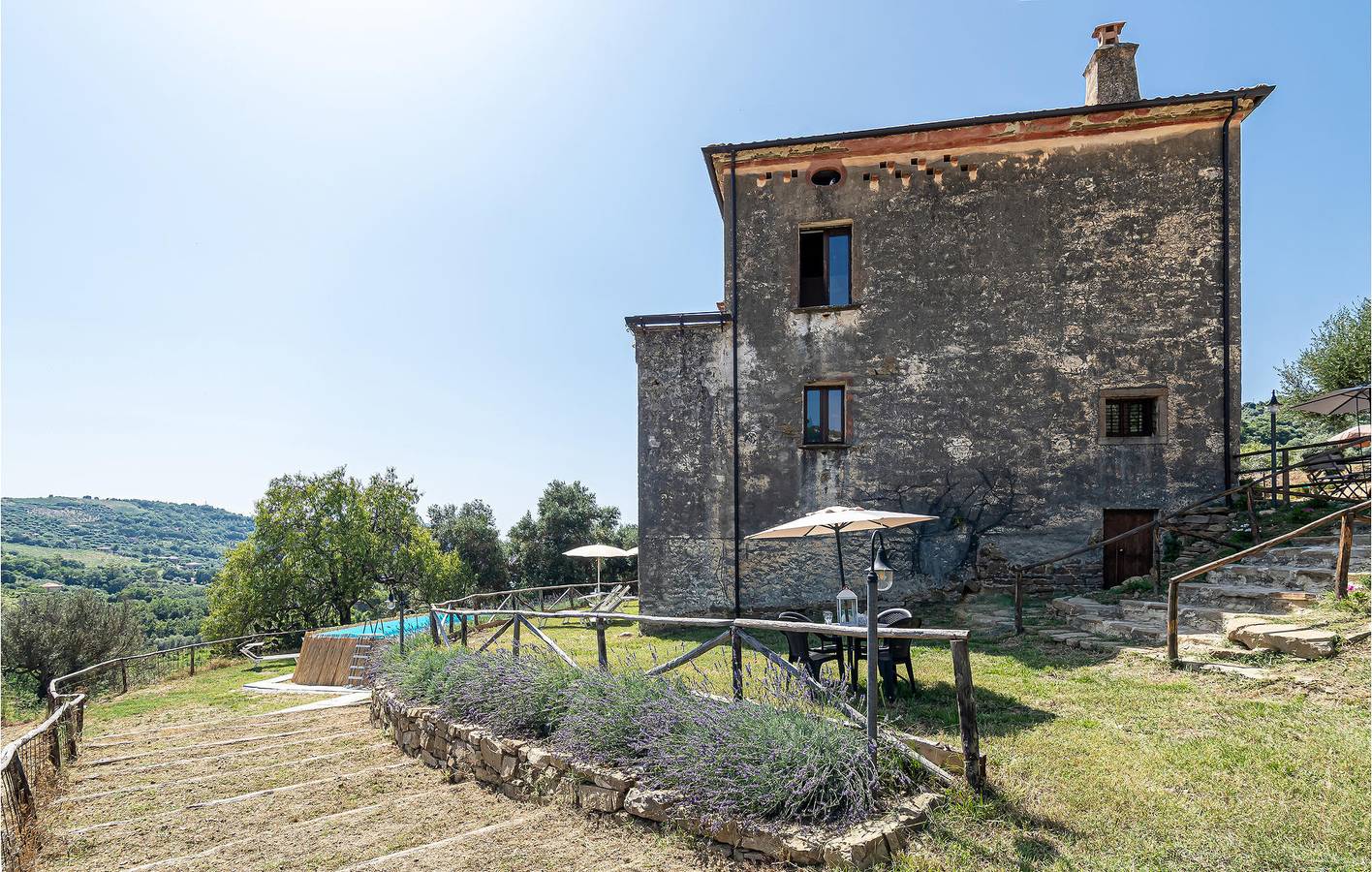 Appartamento vista mare con parcheggio e piscina in Prignano Cilento, Cilento Coast