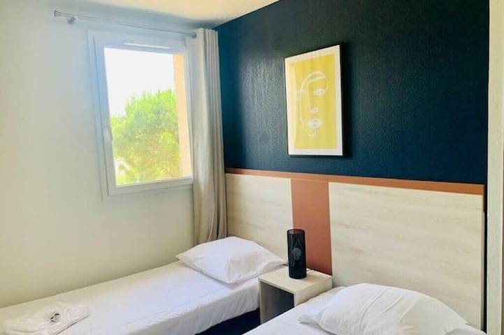 Location de vacances pour 8 personnes, avec jardin et piscine ainsi que jacuzzi et terrasse, animaux acceptés à Fabrègues - 4