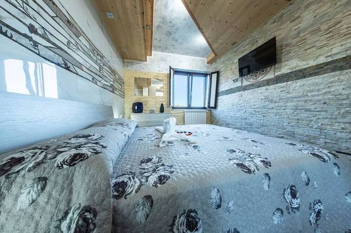 Ganze Wohnung, Norman Tower Spa Una Elegante Camera Per Soggiorni Rilassanti in Casalbore, Avellino Provinz