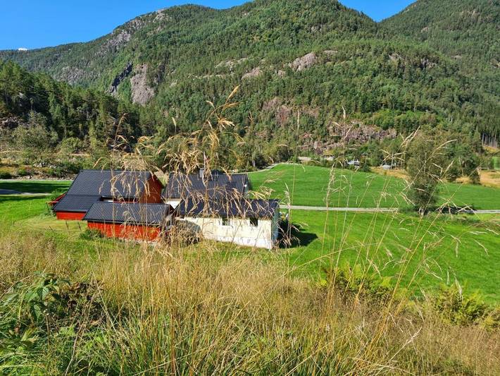 Ferienwohnung für 3 Personen, mit Ausblick und Garten sowie Terrasse und Seeblick in Jondal - 3