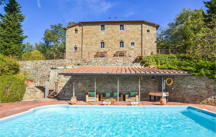 Apartamento de 250 pies cuadrados con aparcamiento, hoguera, piscina y jardín in Castiglion Fiorentino, Provincia de Arezzo