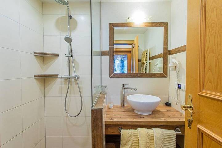 App. C Scheichenspitz/1 Schlafraum/Dusche, Bad, Wc - Landhaus Kirchgasser in Ramsau am Dachstein, Schladming-Dachstein