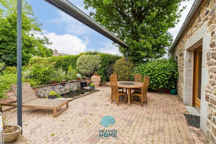 Gîte pour 6 personnes, avec terrasse et jardin à Saint Adrien